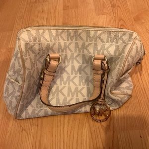 Michael kors tote